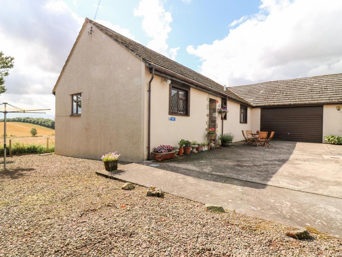 Courtyard Cottage Duns Экстерьер фото